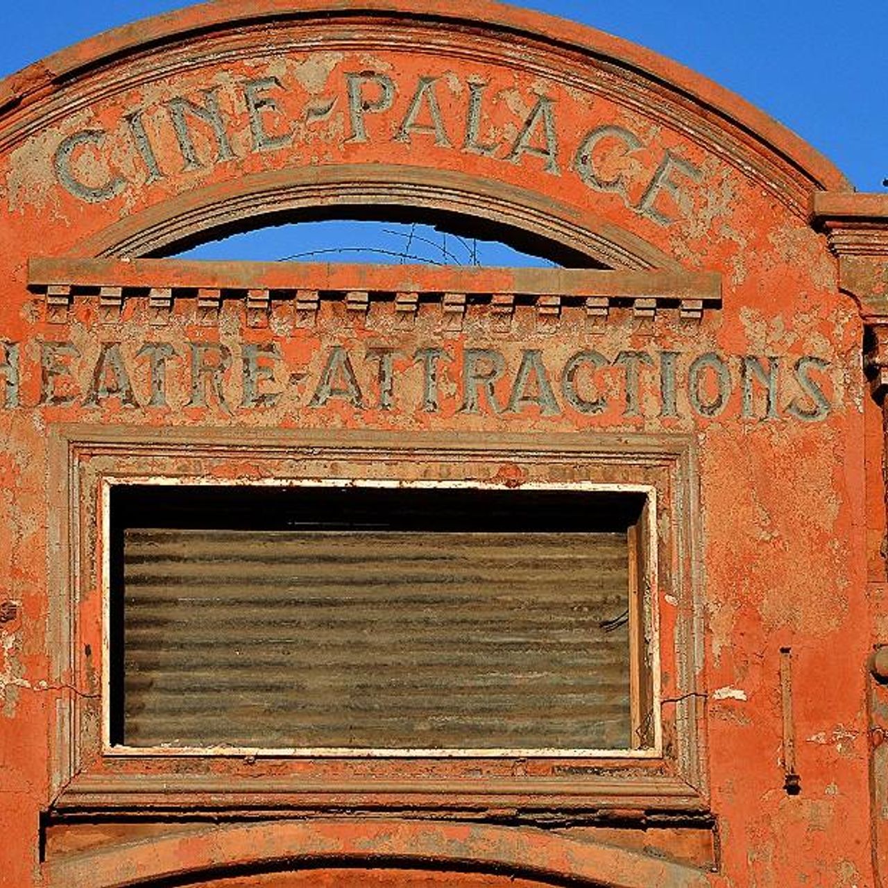 The demolition of the legendary Cine Theatre Palace has begun